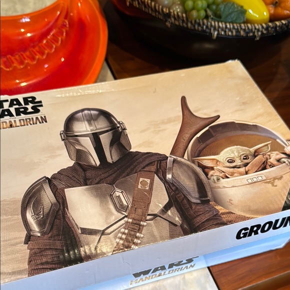 Star Wars White and Green Sneakers with Sleek Design - Picture 10 of 14